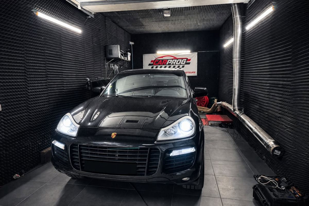 Porsche Cayenne sur le banc CARPROG